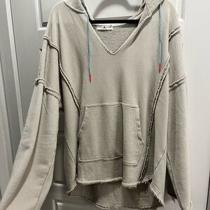 NATURAL LIFE Cream Sweater with V-Neck and Relaxed Fit